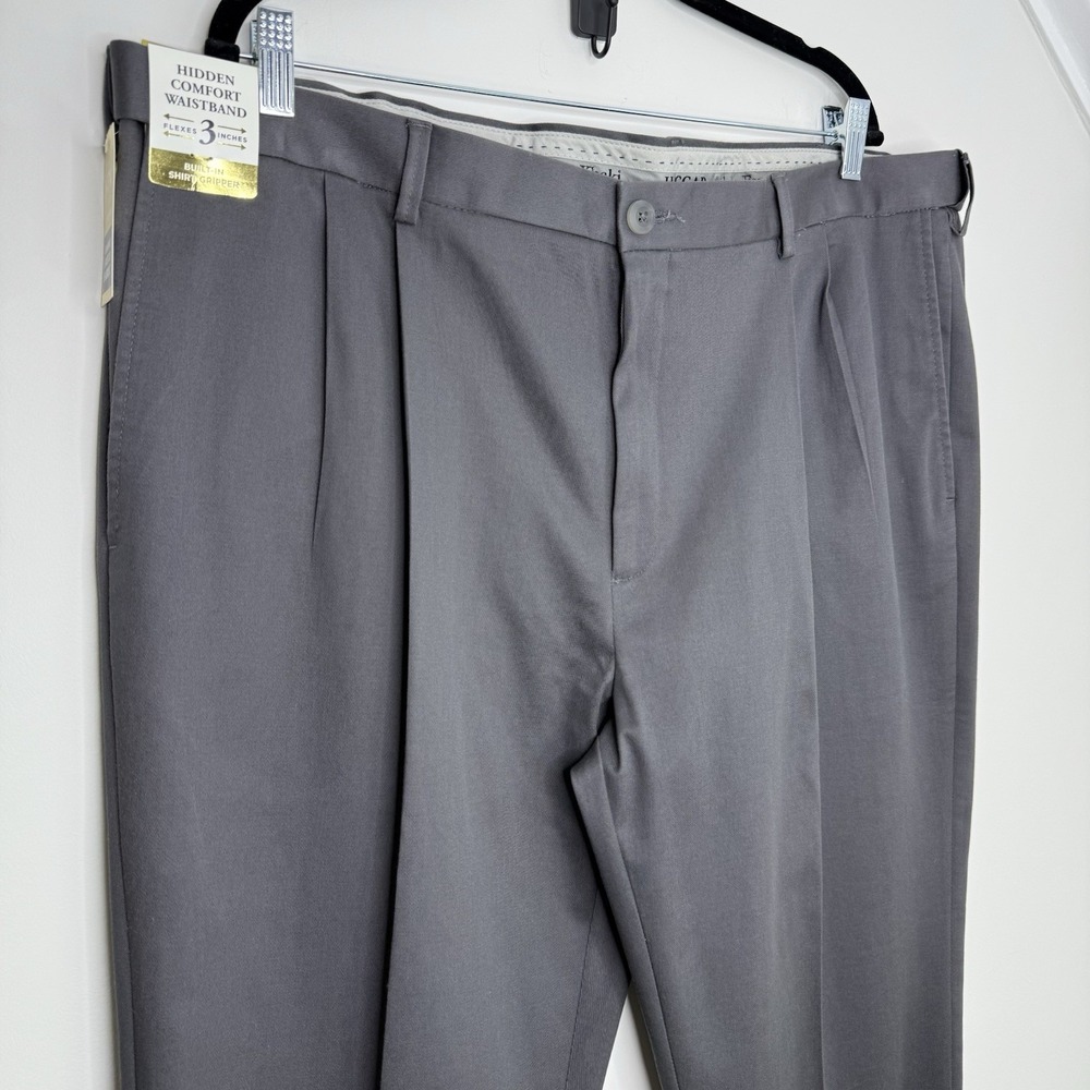 Haggar‎ Premium Iron Free Khakis Men's 44x30 Gray Classic Fit Comfort Fabric